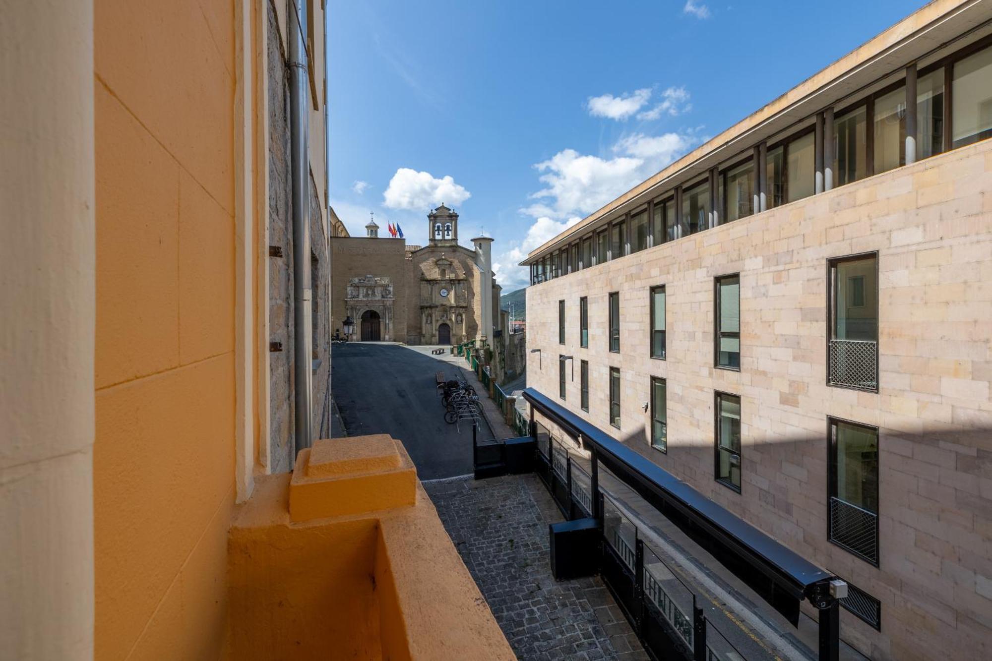 Apartment Tuapartamento Balcon De Santo Domingo By Clabao Pamplona
